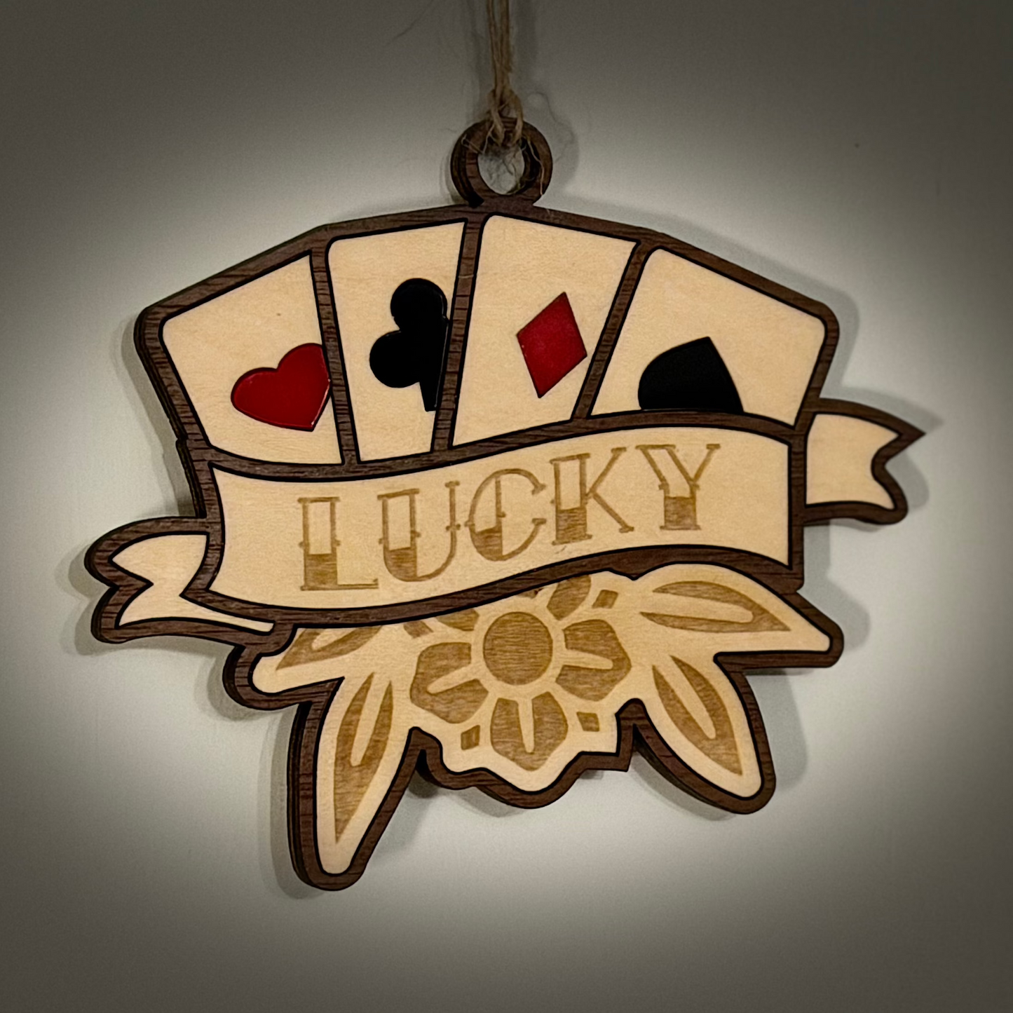 Lucky Hand – Tattoo-Style Playing Card Hanging